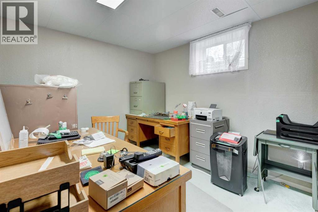2513 26th Street - Image 26