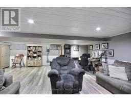 135 Queen Street, North Perth, ON N0G1B0 Photo 17