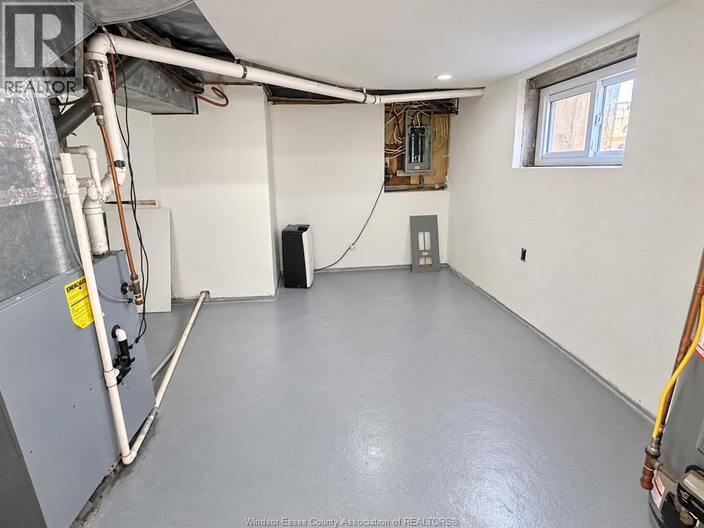 1597 Bruce - Image 21