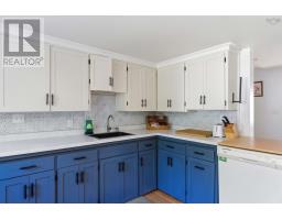 Sunroom - 9677 221 Highway, Canning, NS B0S1P0 Photo 6