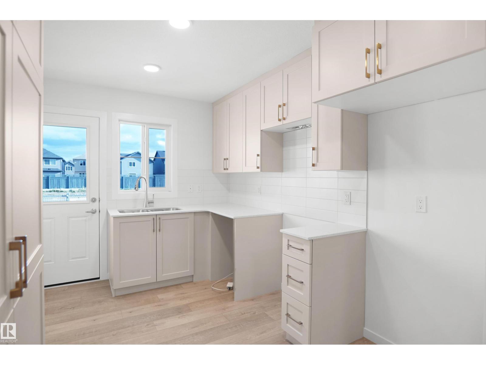 #81 3705 141 ST SW - 7