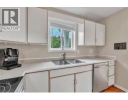 Kitchen - 8710 Prairie Valley Road Unit# 4, Summerland, BC V0H1Z2 Photo 6