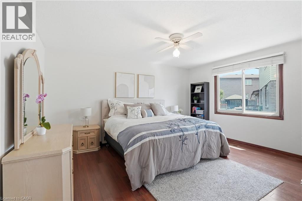 2 LORING Crescent - Image 20