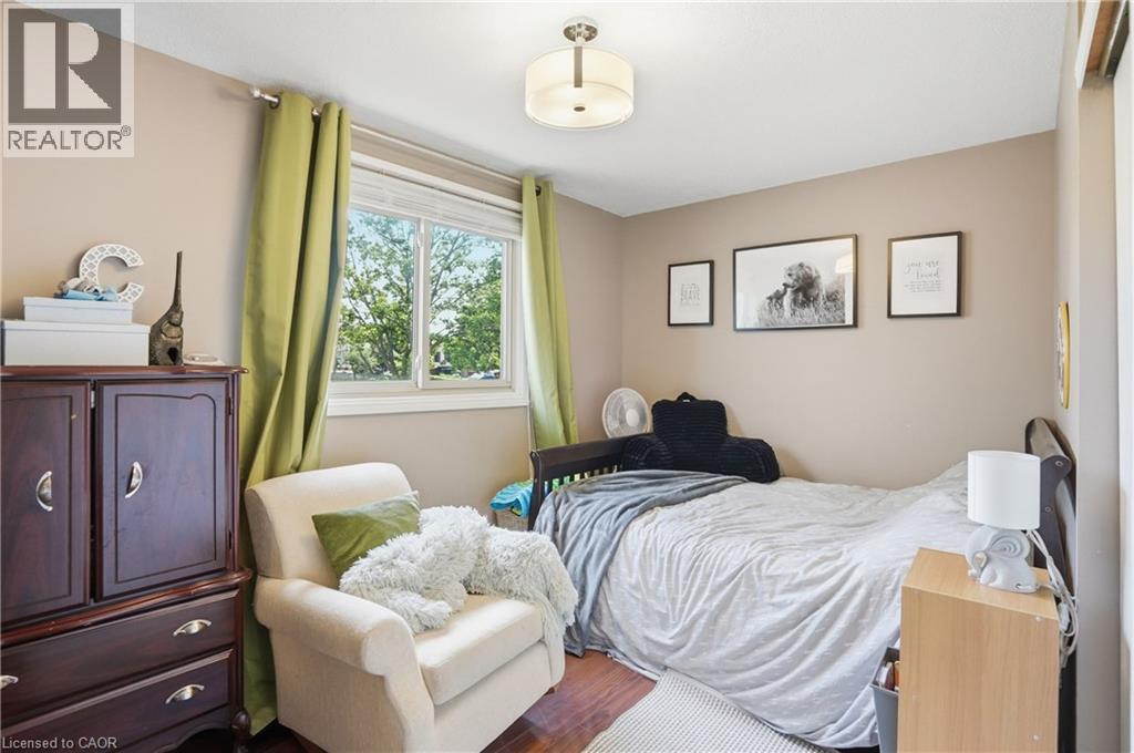 2 LORING Crescent - 24