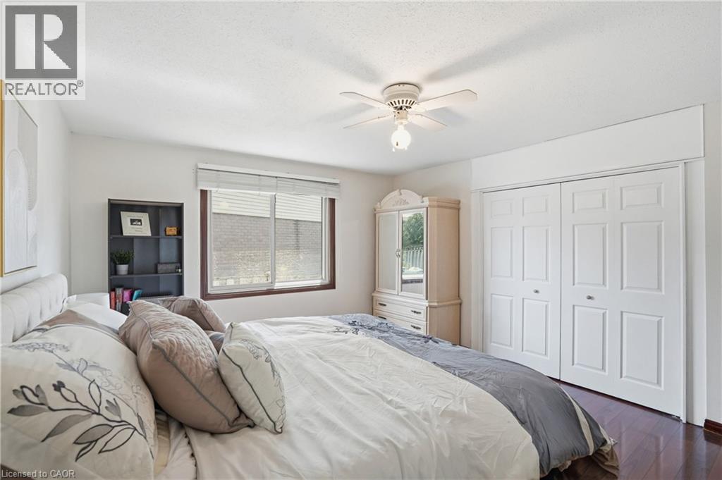 2 LORING Crescent - 21