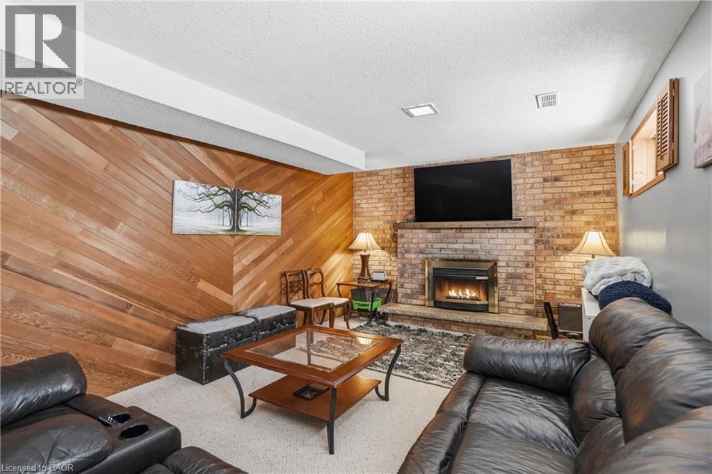 2 LORING Crescent - Image 30