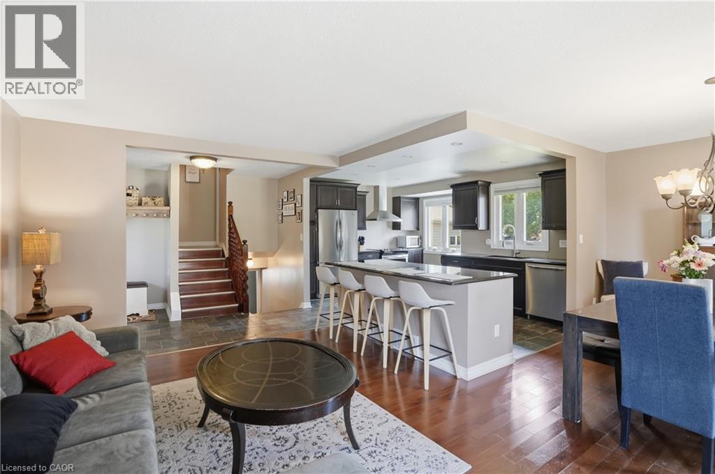 2 LORING Crescent - 10