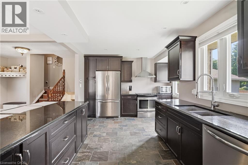 2 LORING Crescent - 16