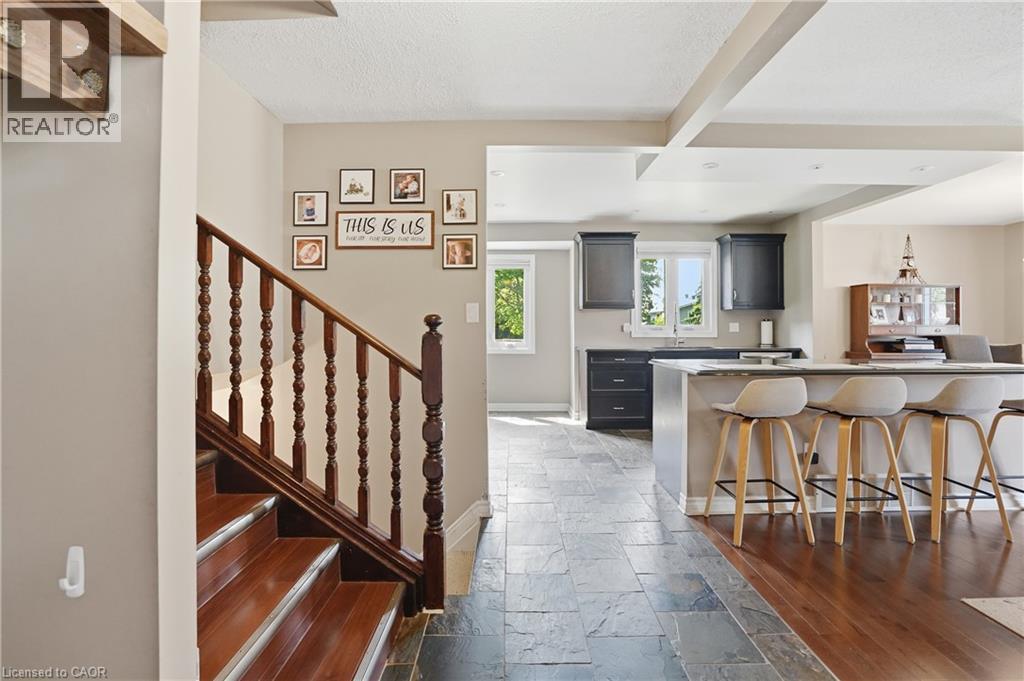 2 LORING Crescent - 6