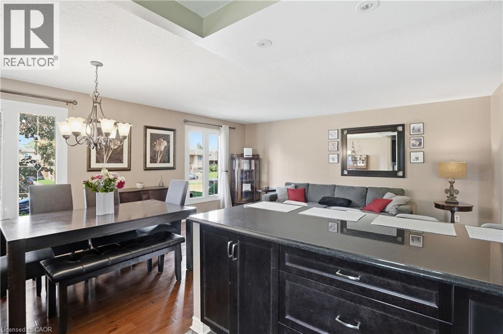 2 LORING Crescent - 15