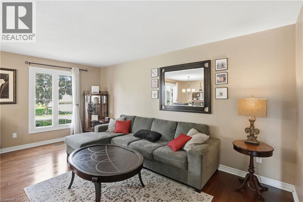 2 LORING Crescent - 9