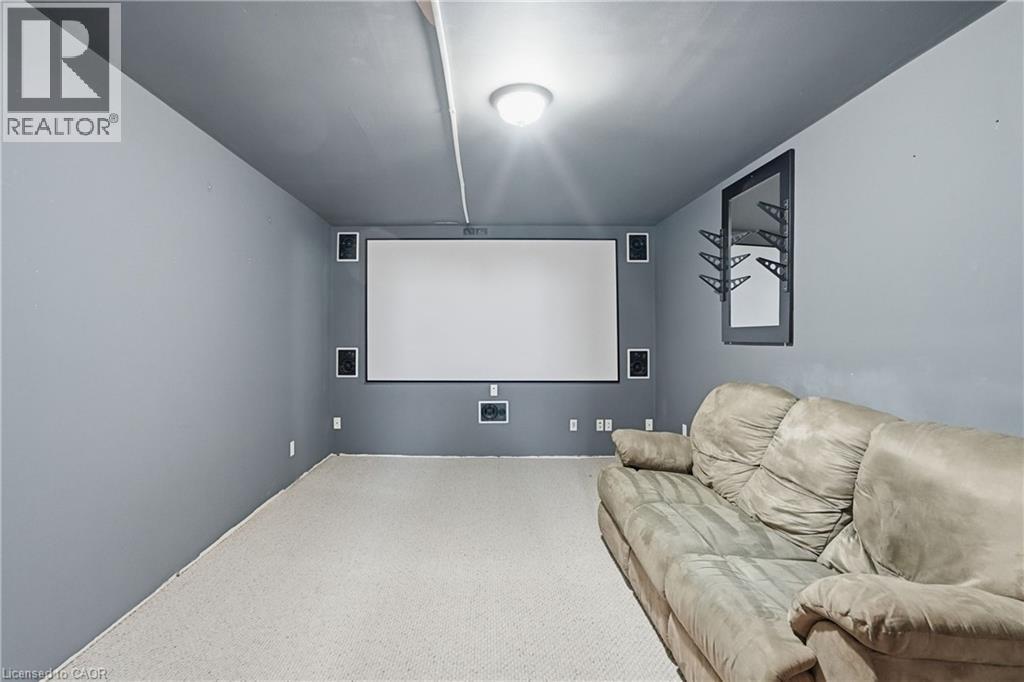 2 LORING Crescent - 34