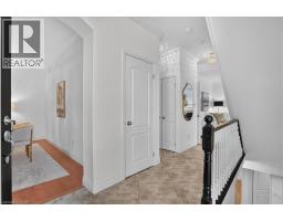 Foyer - 147 Reiber Court, Waterloo, ON N2L6N2 Photo 15