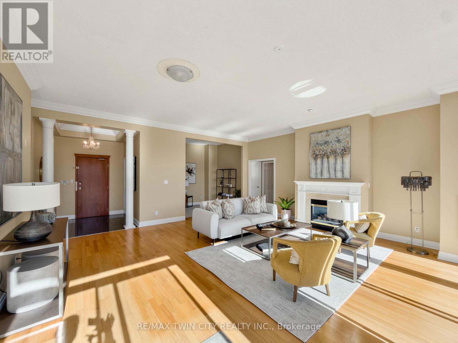 #107 65 PORT STREET E - 25