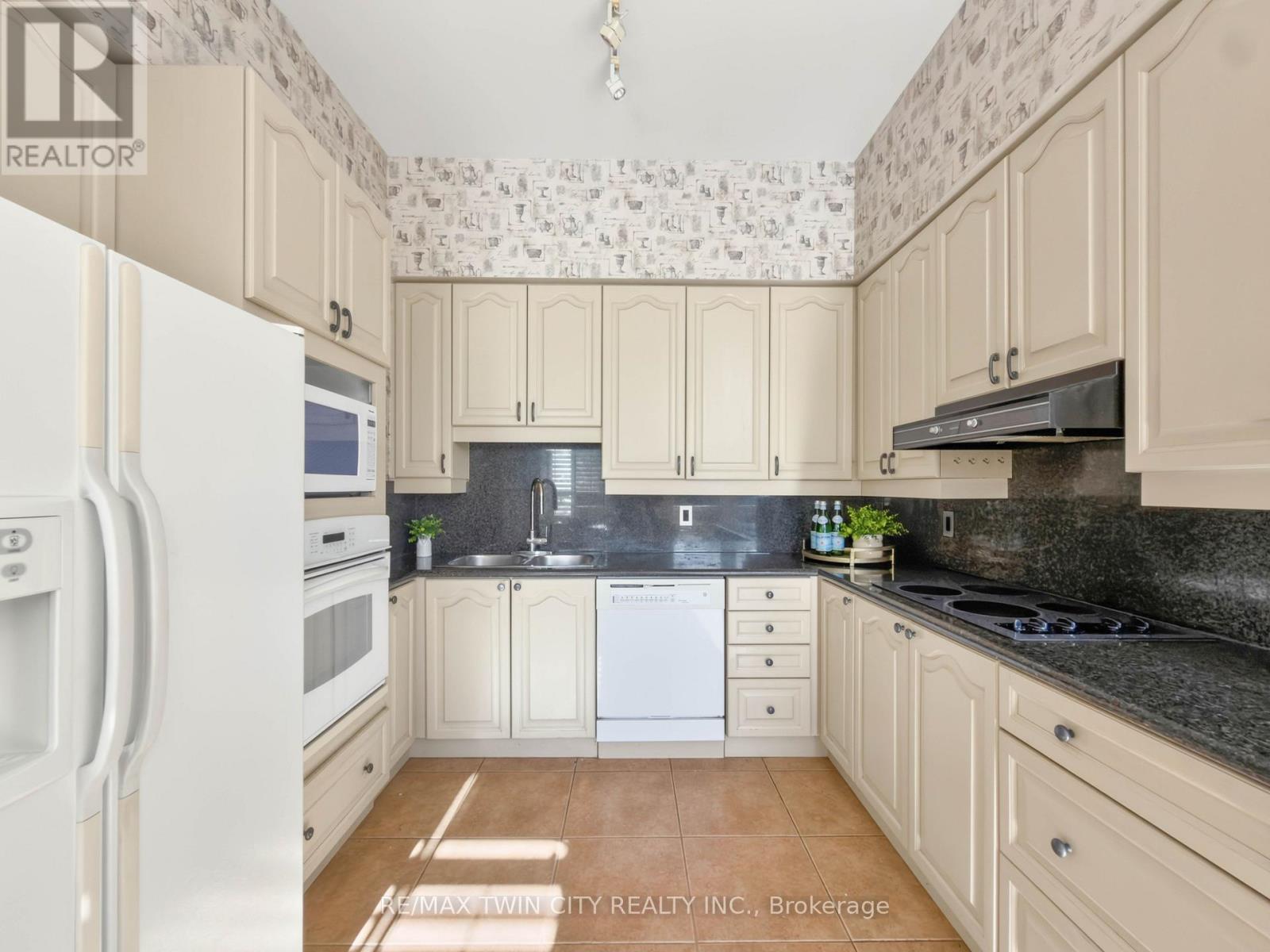 #107 65 PORT STREET E - Image 30
