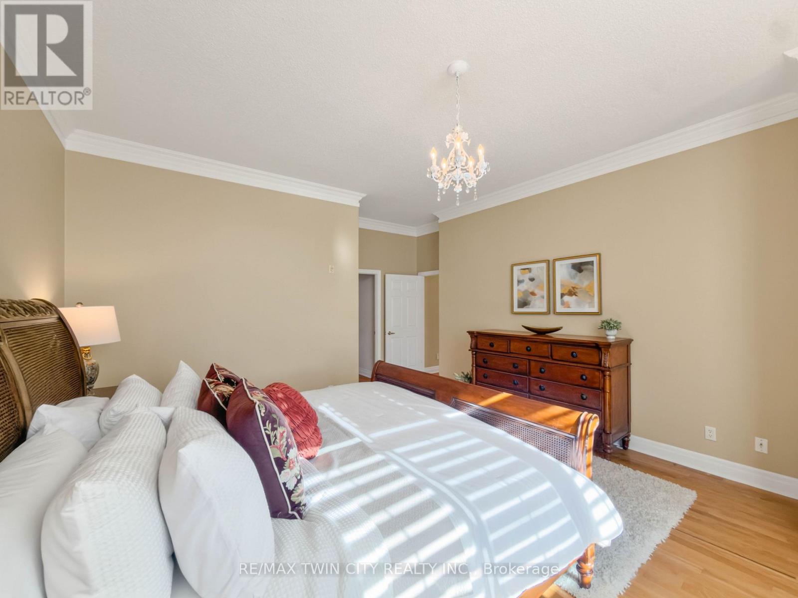 #107 65 PORT STREET E - Image 37
