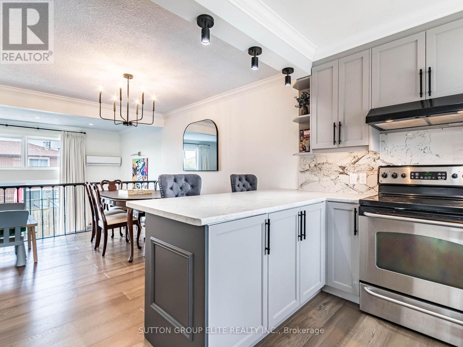 #8 640 RATHBURN ROAD E - 10