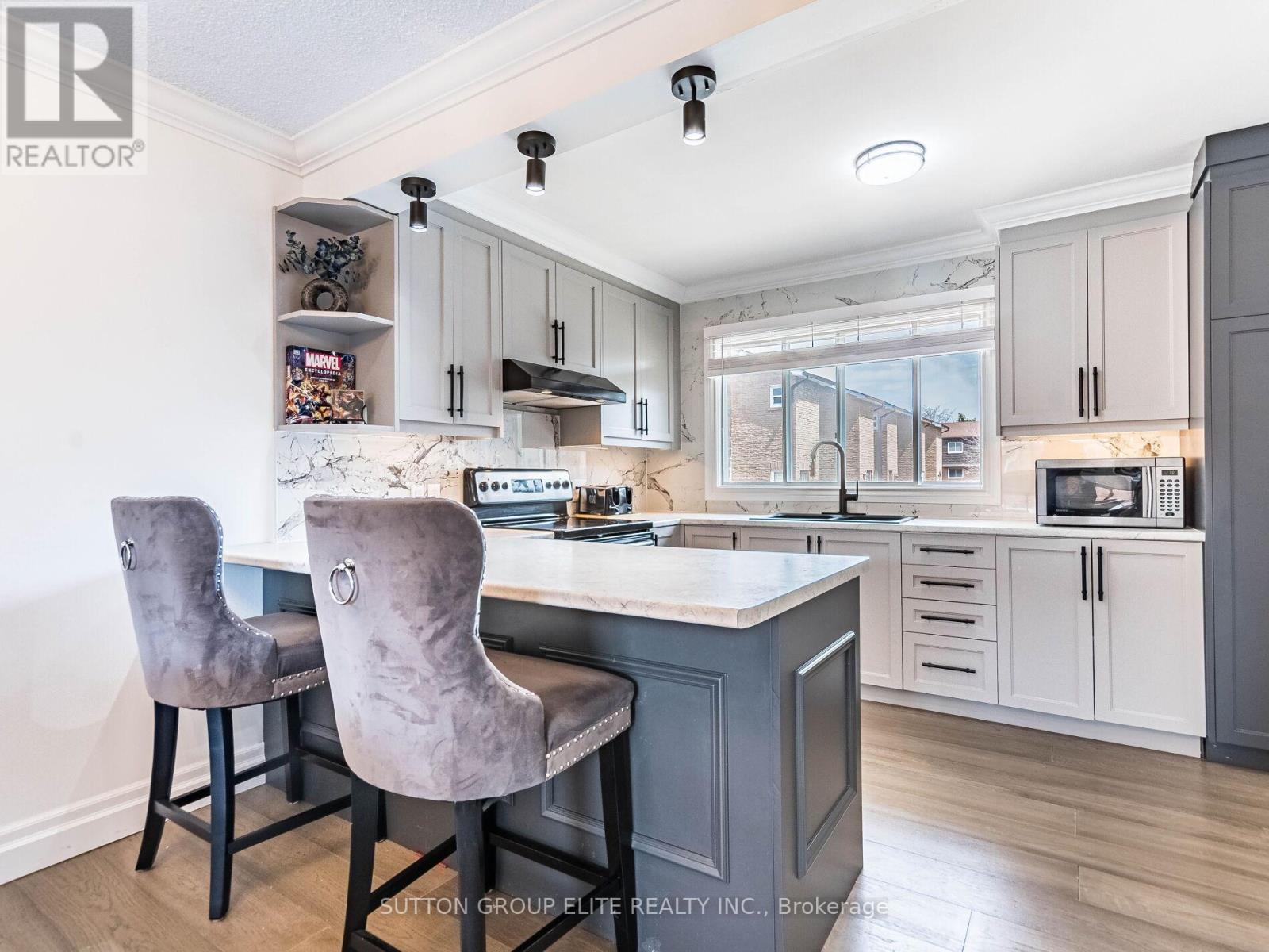 #8 640 RATHBURN ROAD E - 13