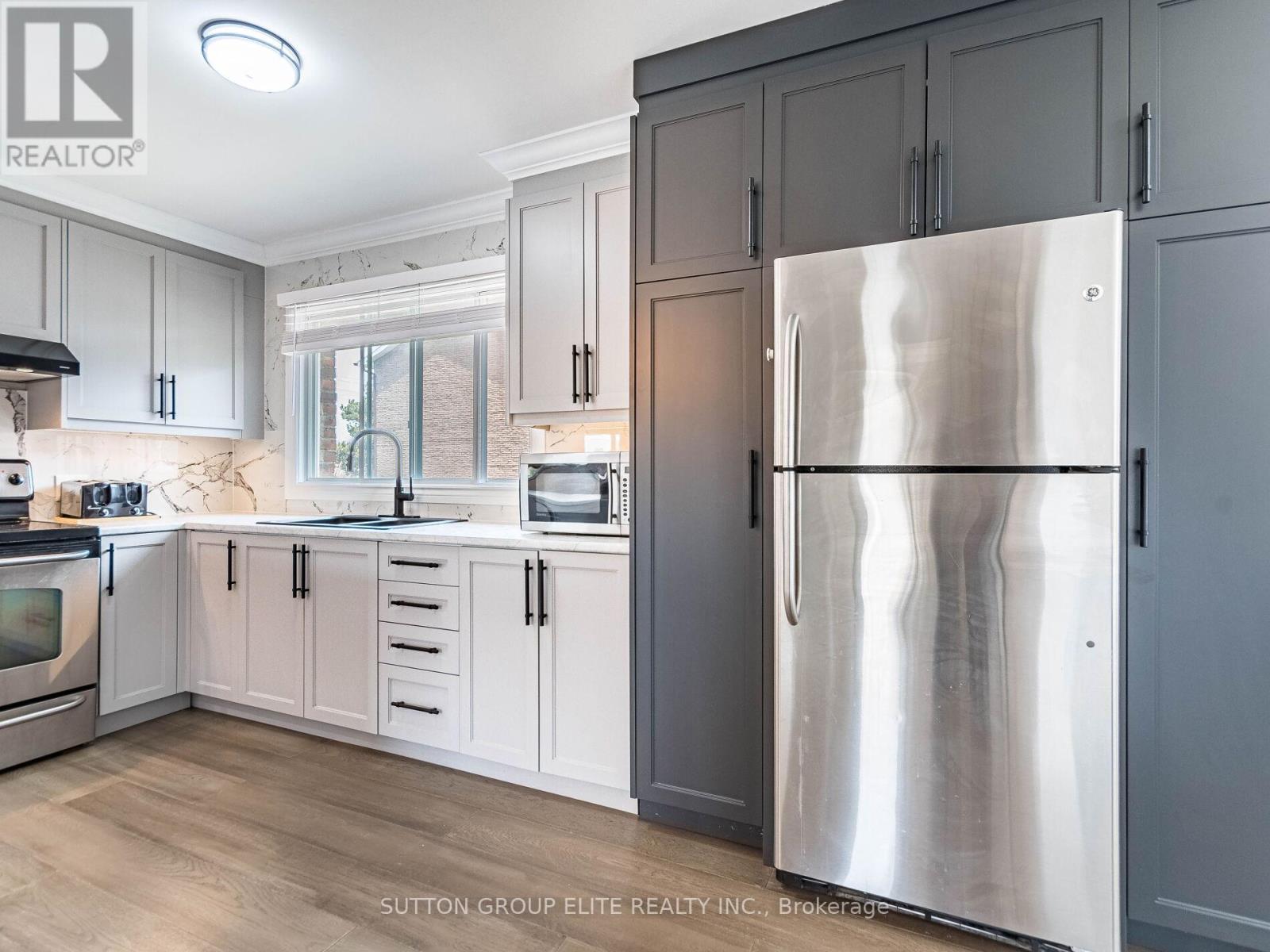 #8 640 RATHBURN ROAD E - 15