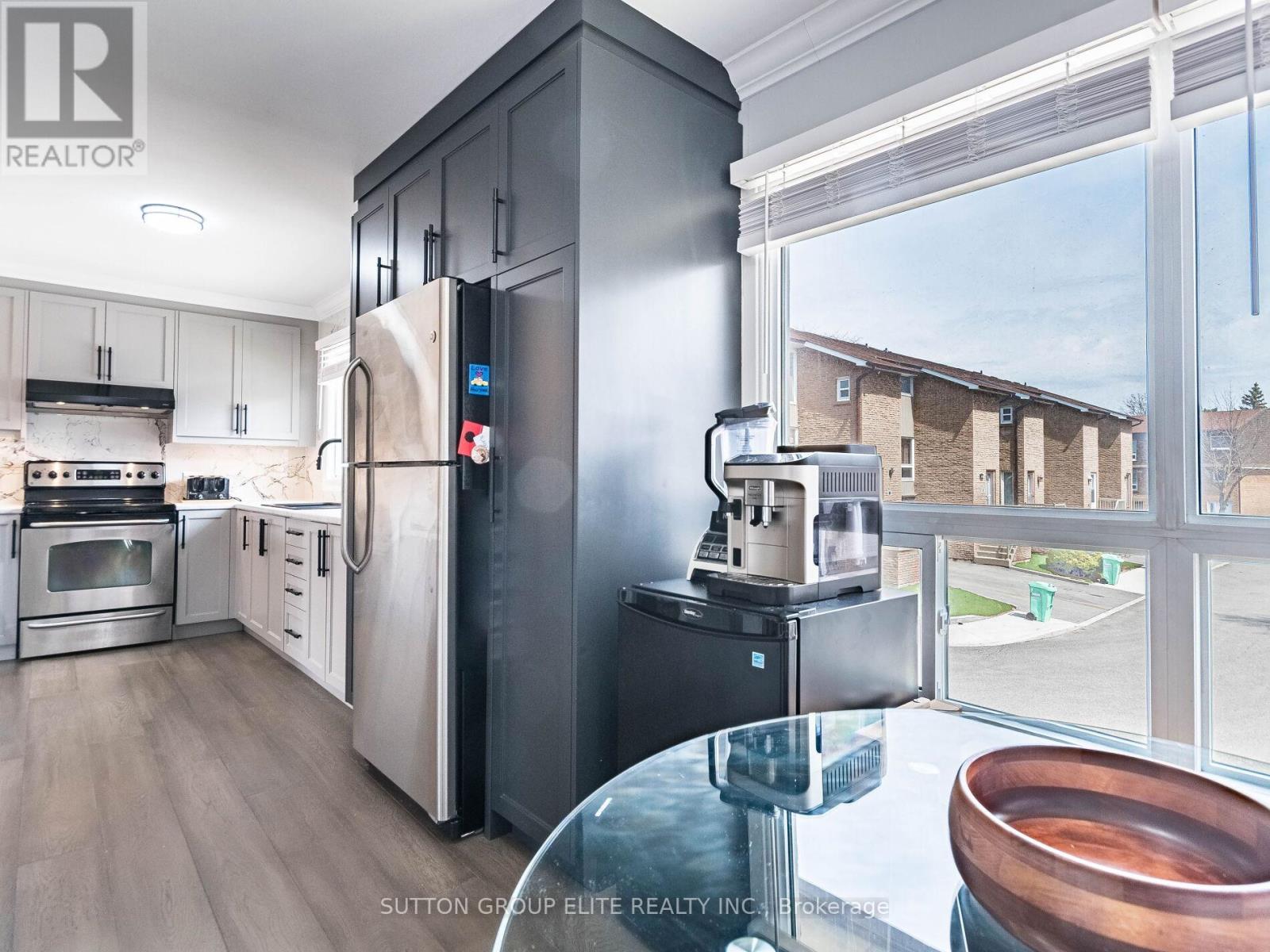 #8 640 RATHBURN ROAD E - 18