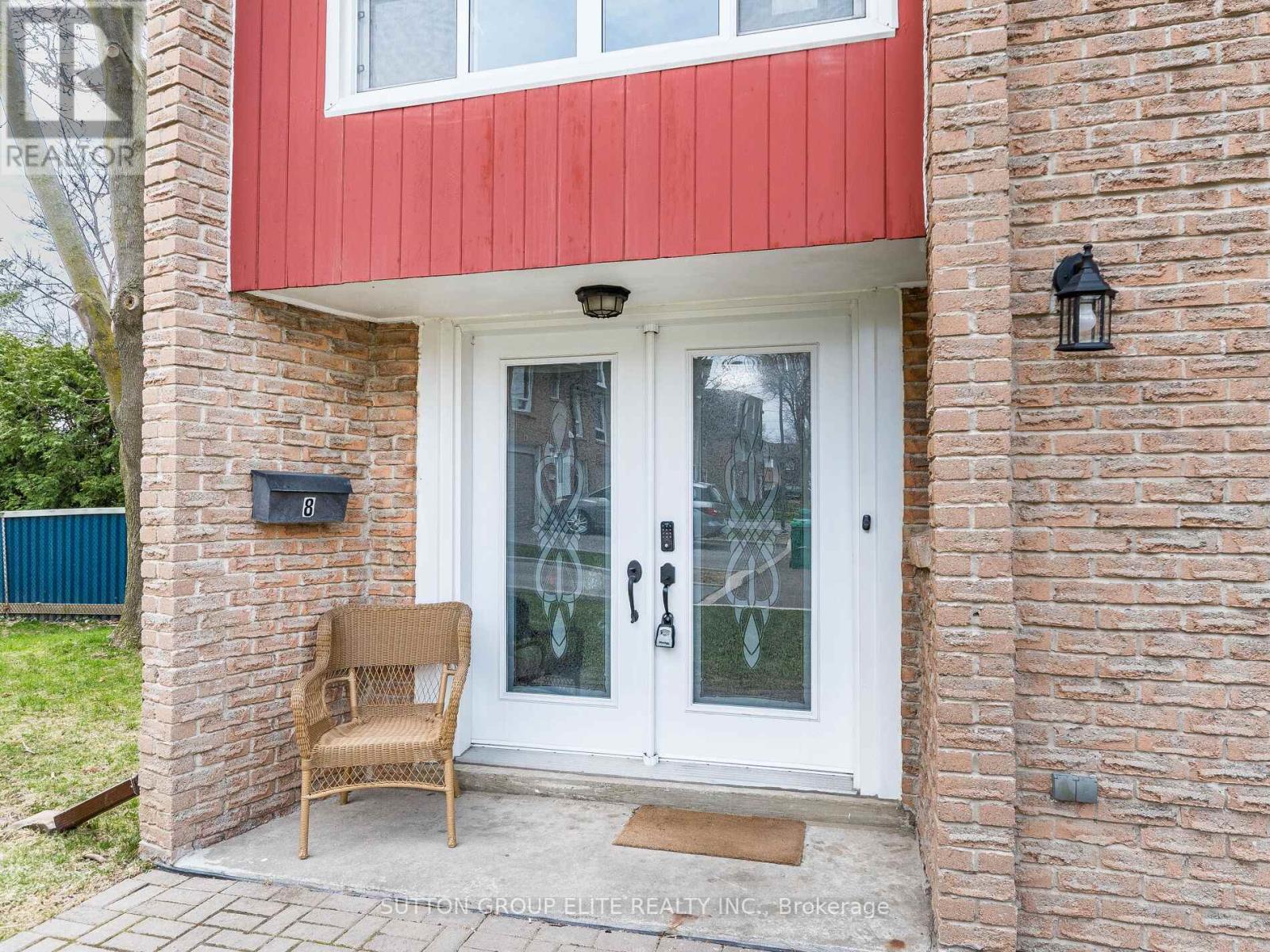 #8 640 RATHBURN ROAD E - 2