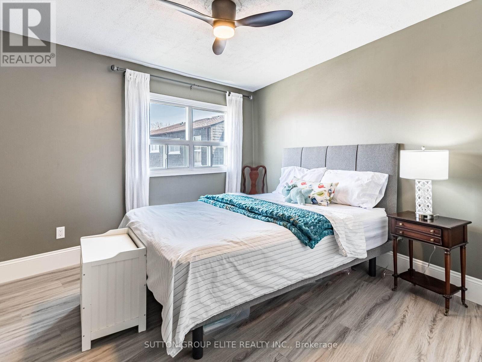 #8 640 RATHBURN ROAD E - 27