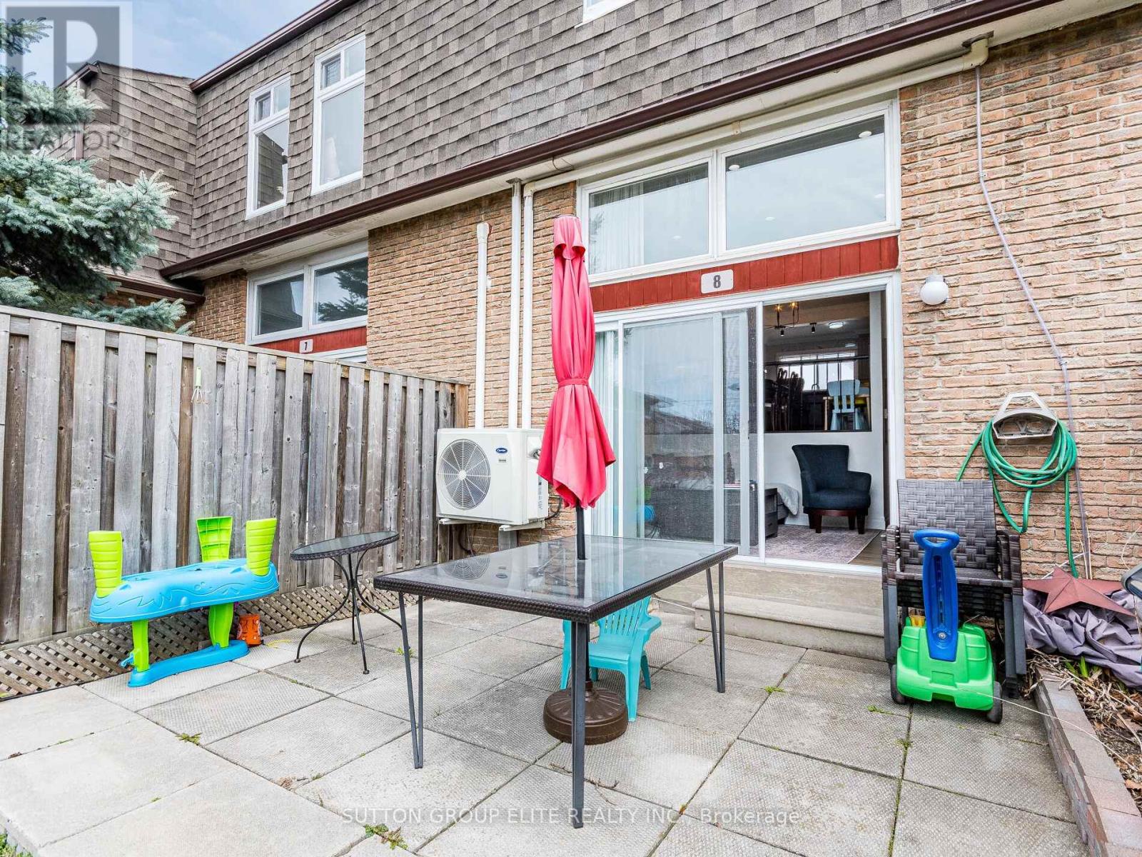 #8 640 RATHBURN ROAD E - 32
