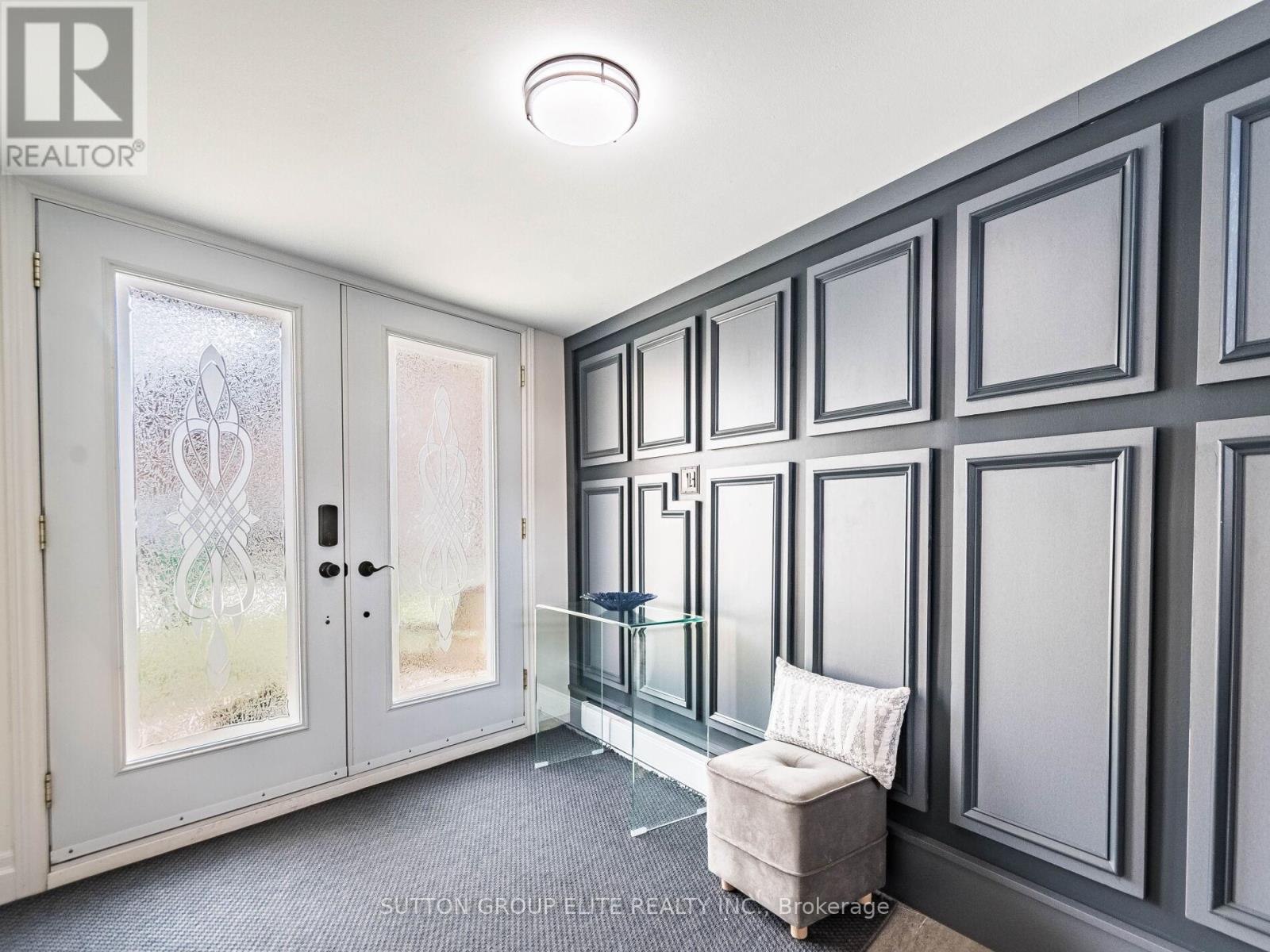 #8 640 RATHBURN ROAD E - 4