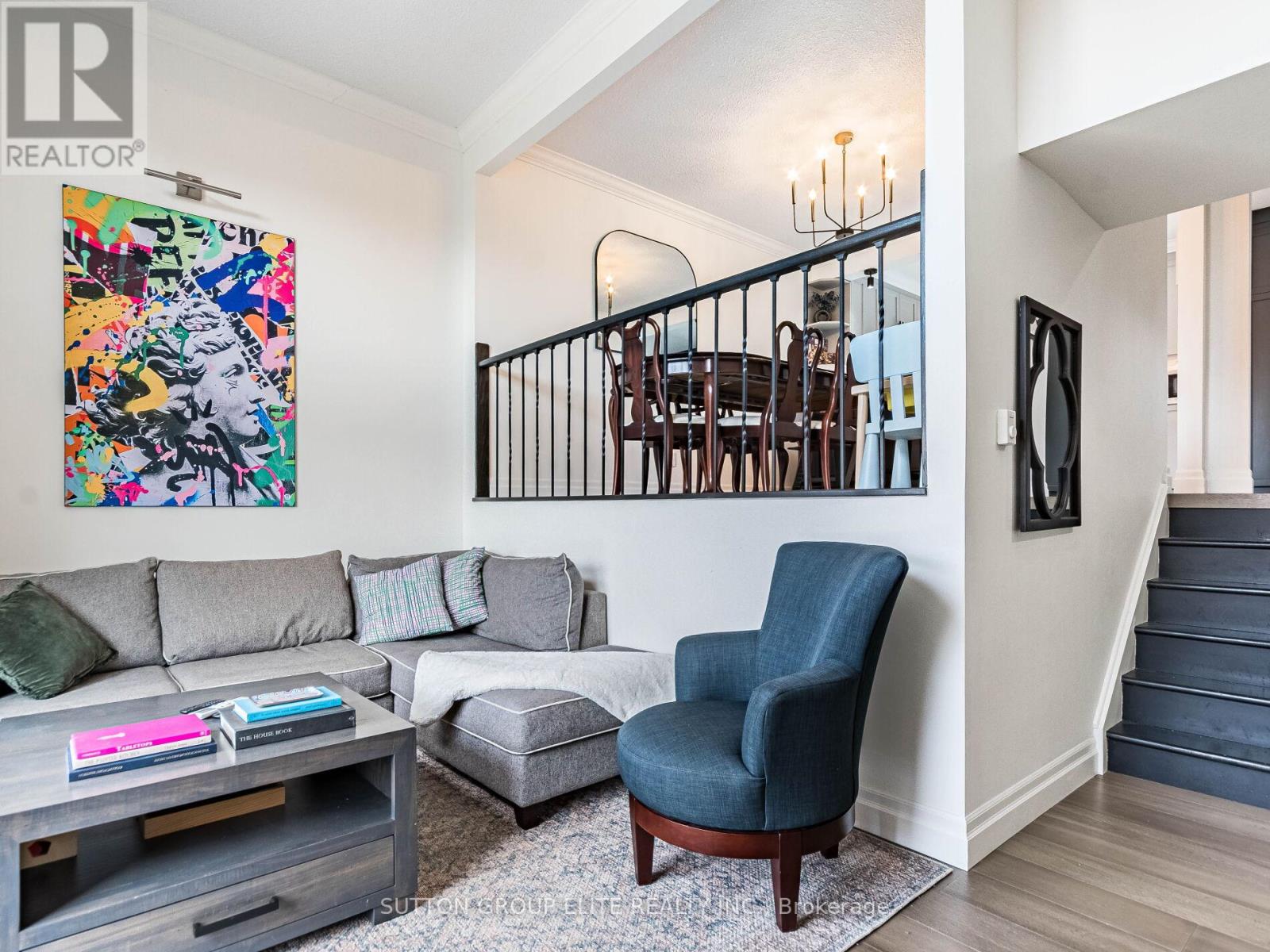 #8 640 RATHBURN ROAD E - 8