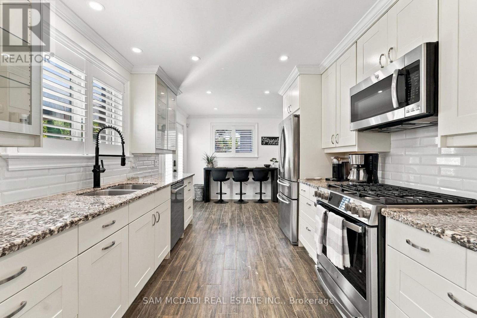 22 BYWOOD CRESCENT - 13