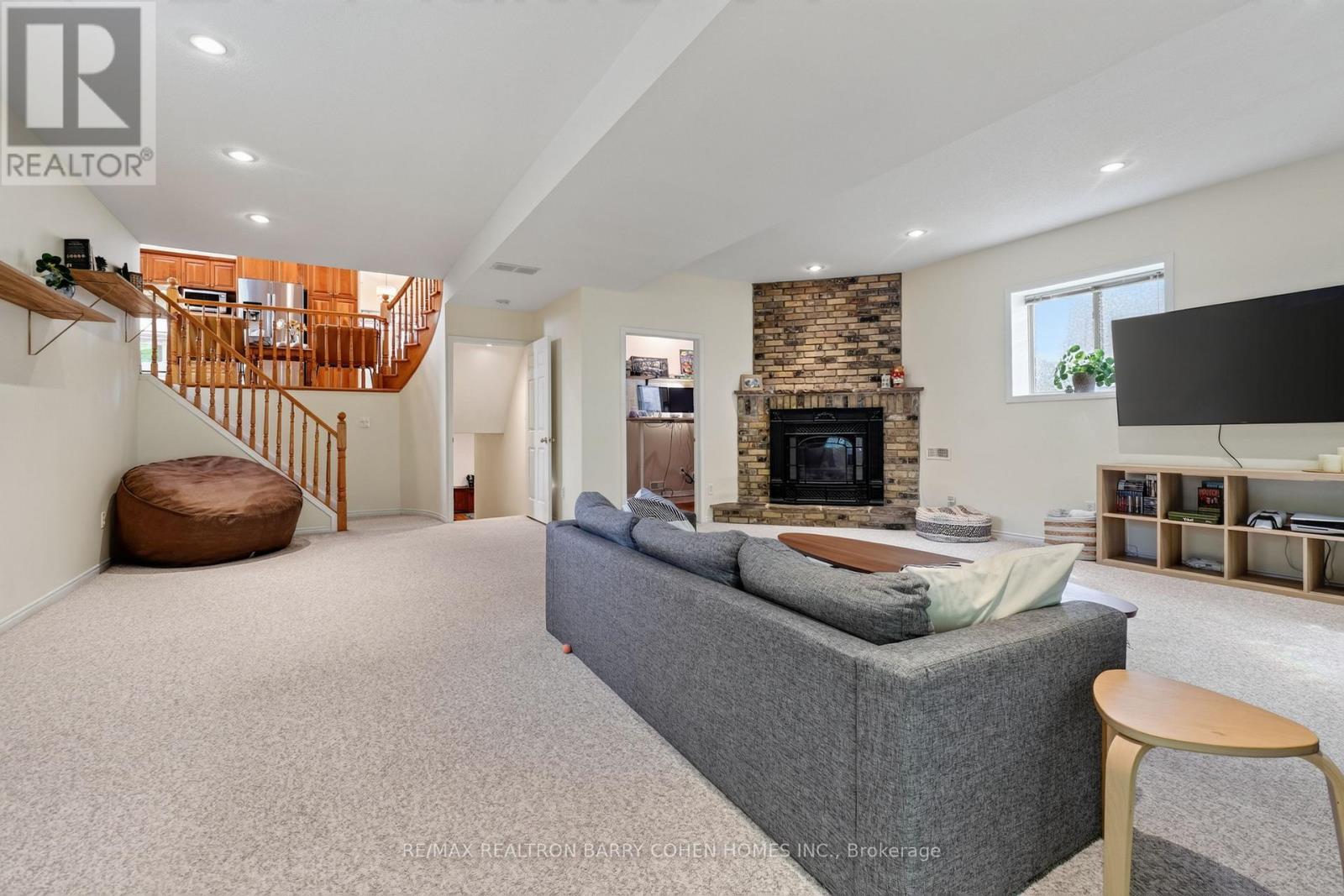 1090 SHELBORNE PLACE - 12