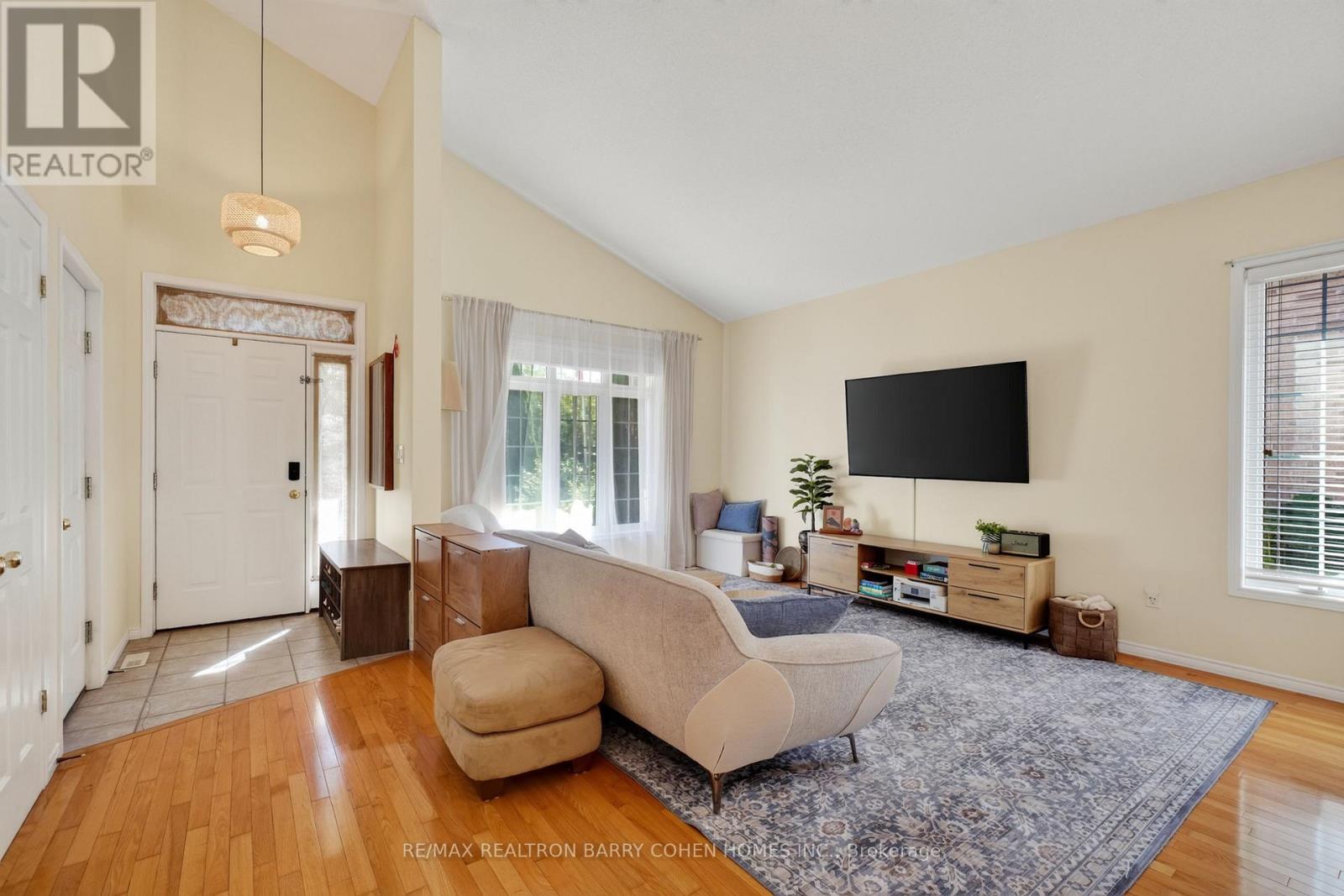 1090 Shelborne Place, London South (South J), Ontario, N5Z5C1, London South (South J), Ontario — photo 2 of 5