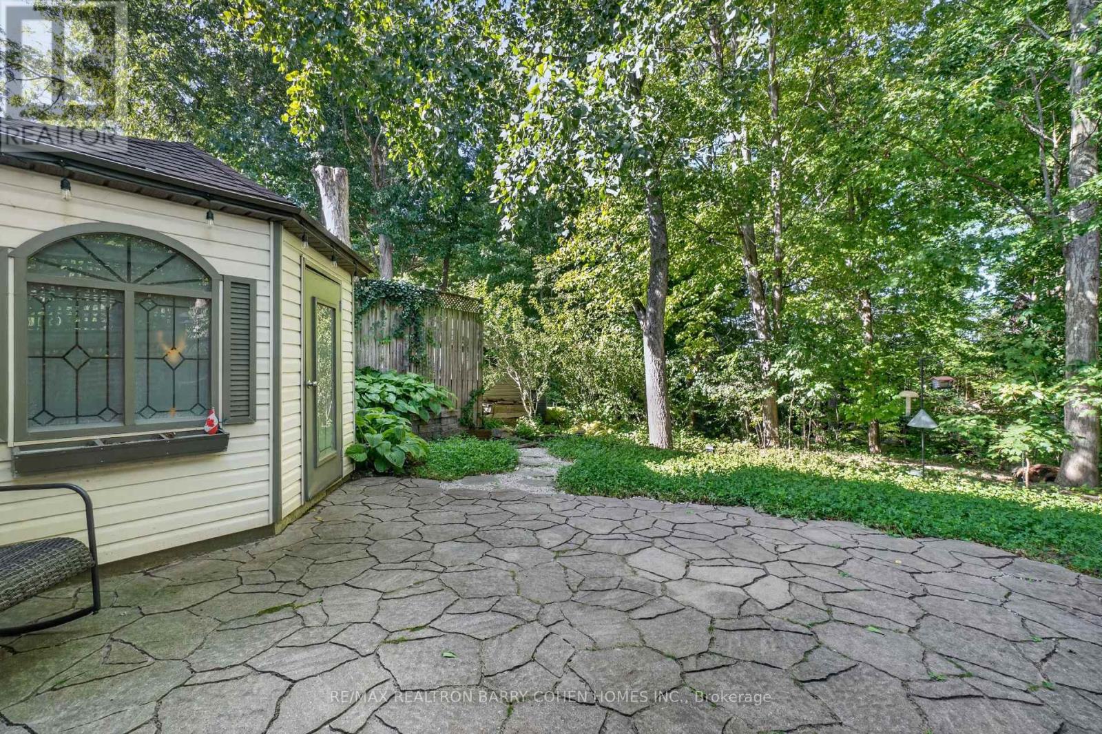 1090 SHELBORNE PLACE - 25