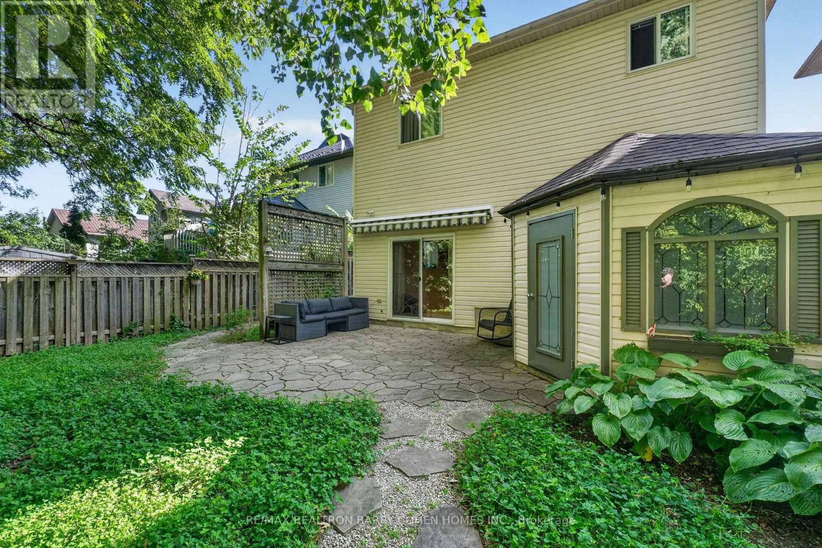 1090 SHELBORNE PLACE - 27