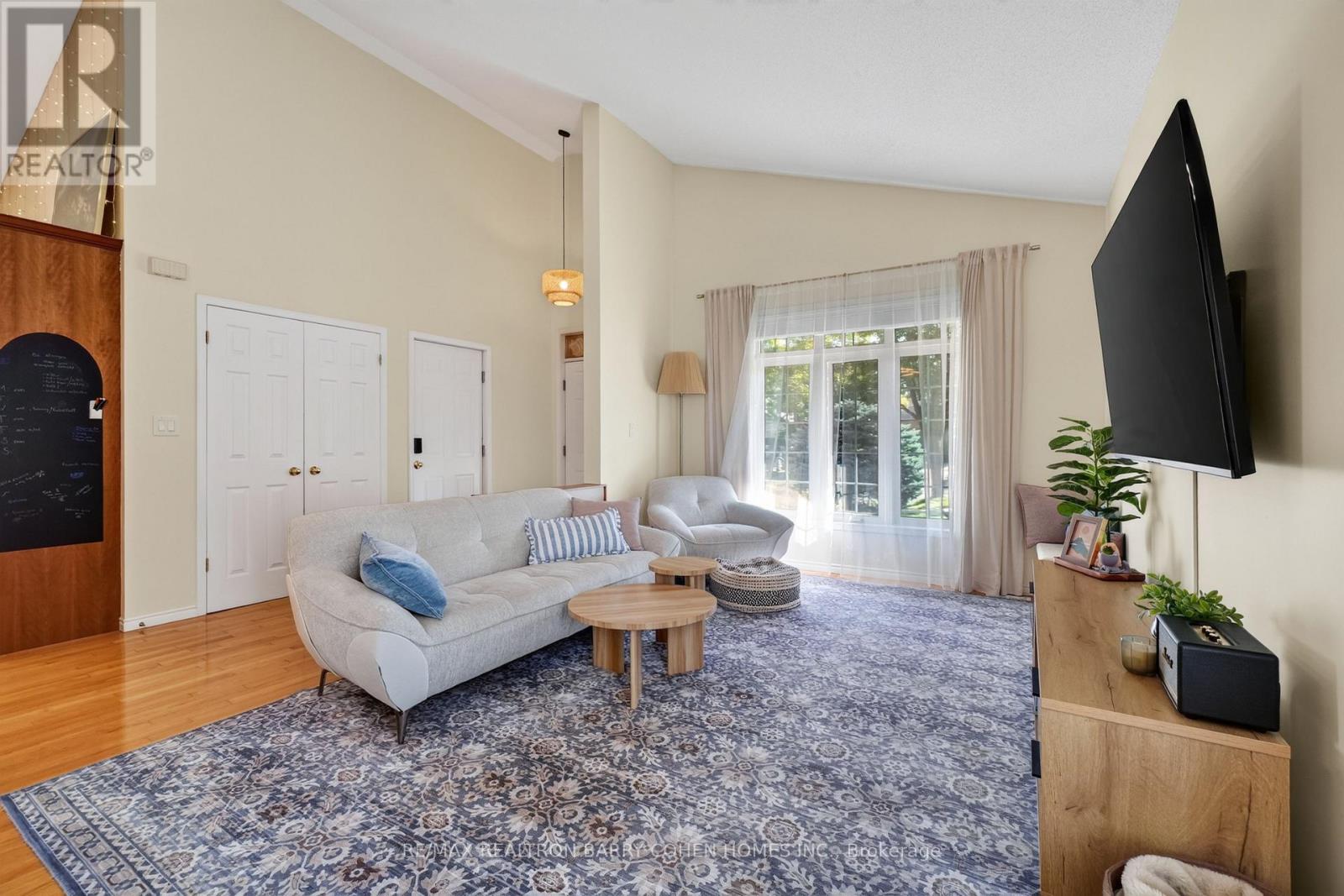 1090 Shelborne Place, London South (South J), Ontario, N5Z5C1, London South (South J), Ontario — photo 3 of 5