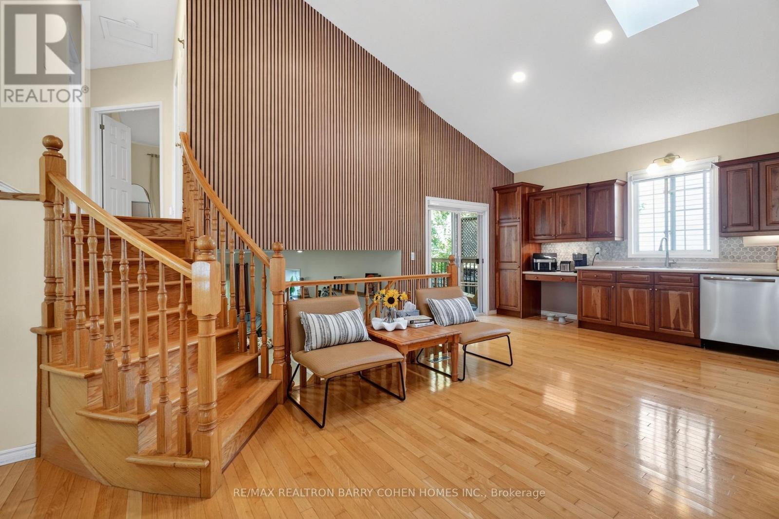 1090 SHELBORNE PLACE - 6