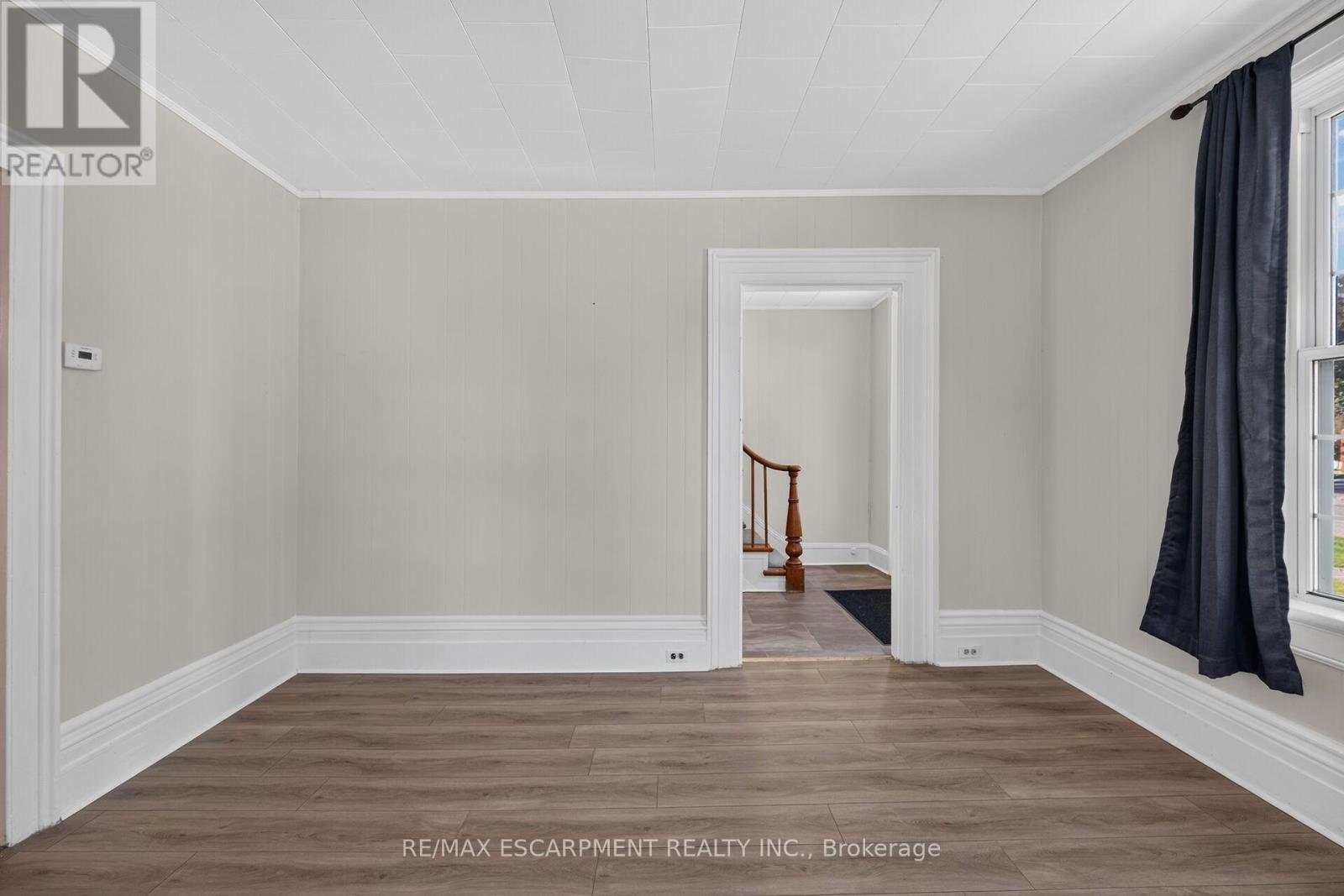 217-219 NELSON STREET W - 9