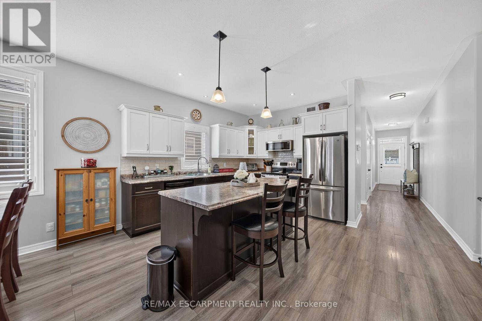 10 MACNEIL COURT - 14