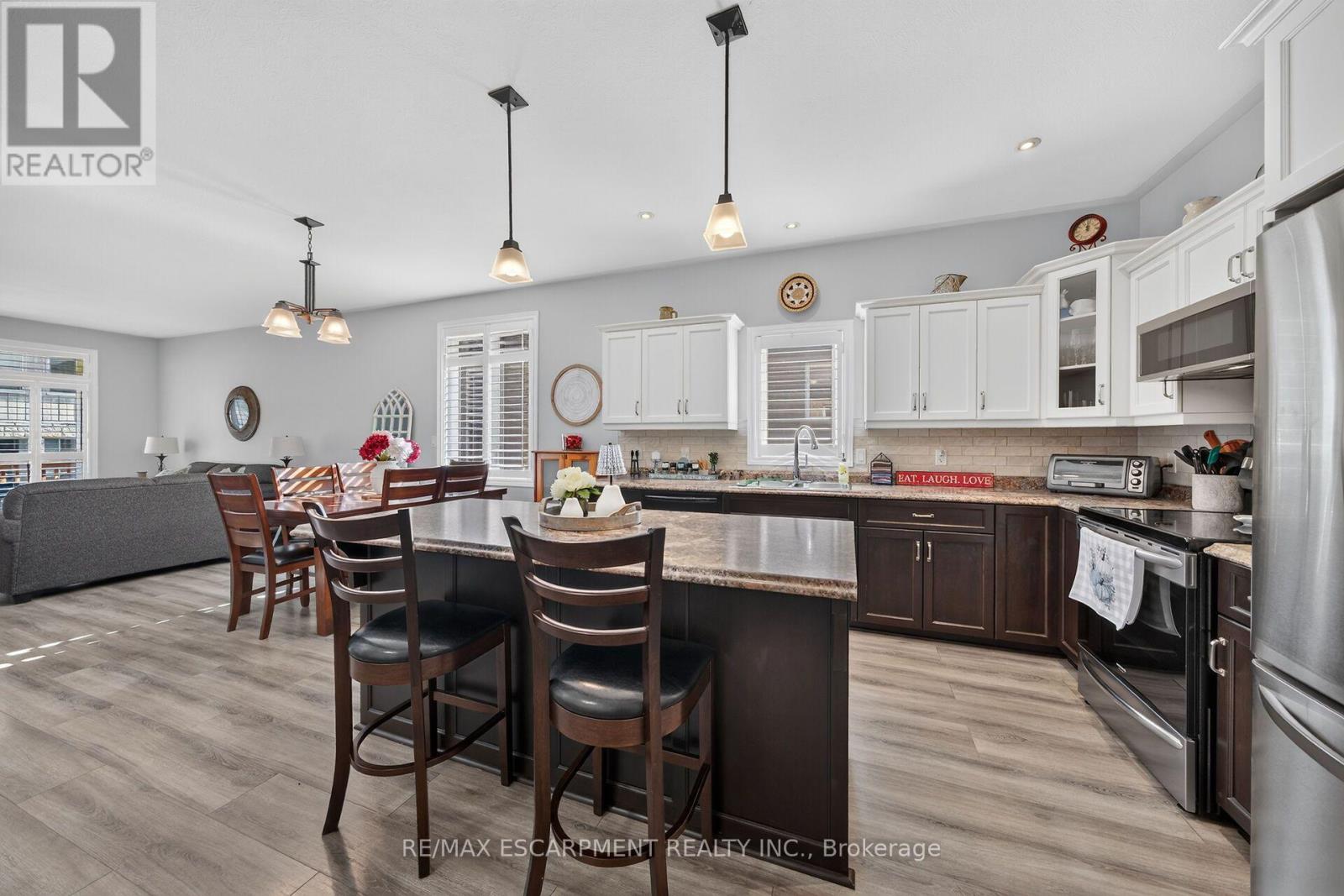 10 MACNEIL COURT - Image 16