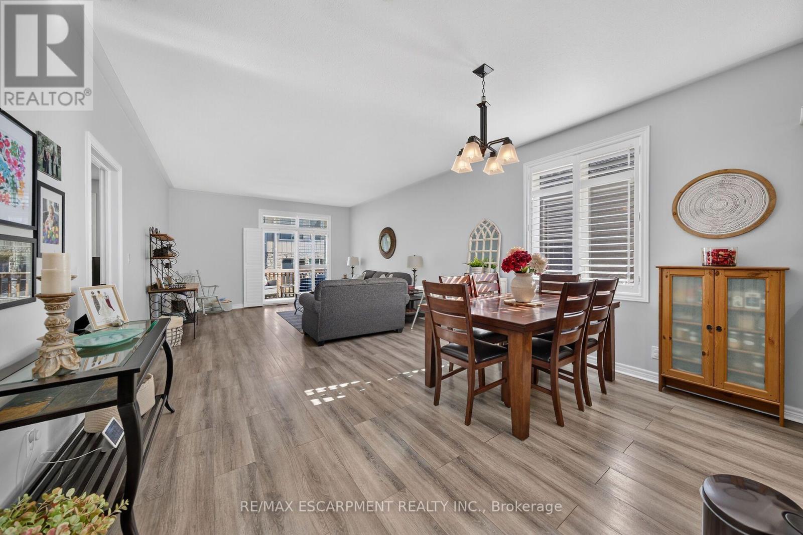 10 MACNEIL COURT - 21