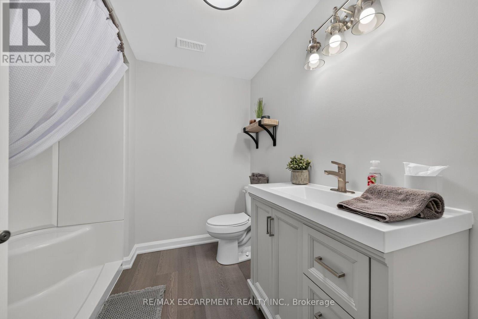 10 MACNEIL COURT - Image 38