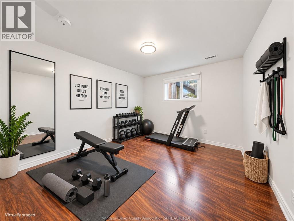 124 HIGGINS CRESCENT - 21
