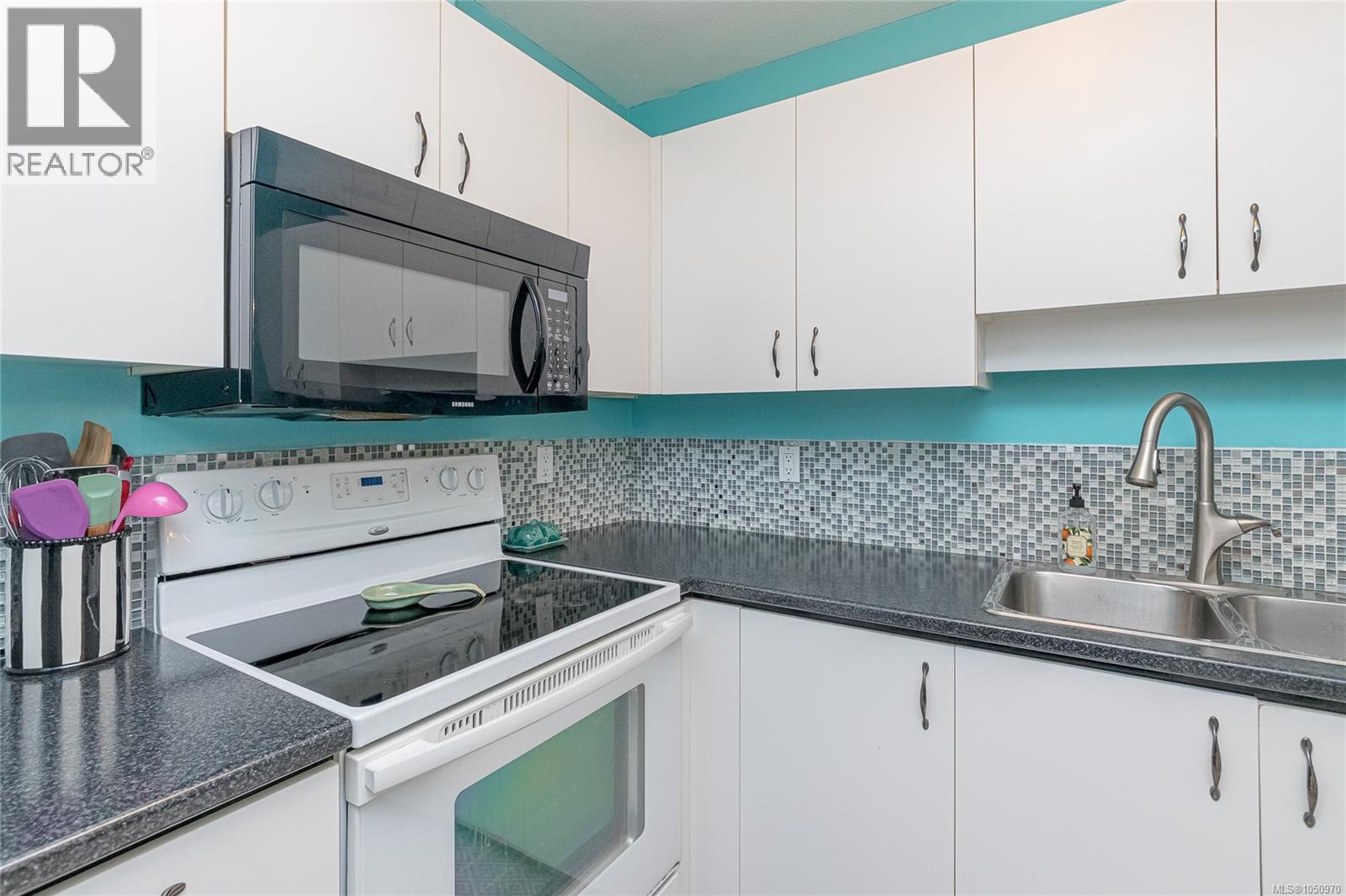 6064 Lionel Cres - Image 15