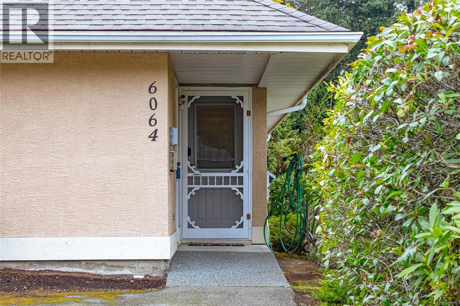 6064 Lionel Cres - 2