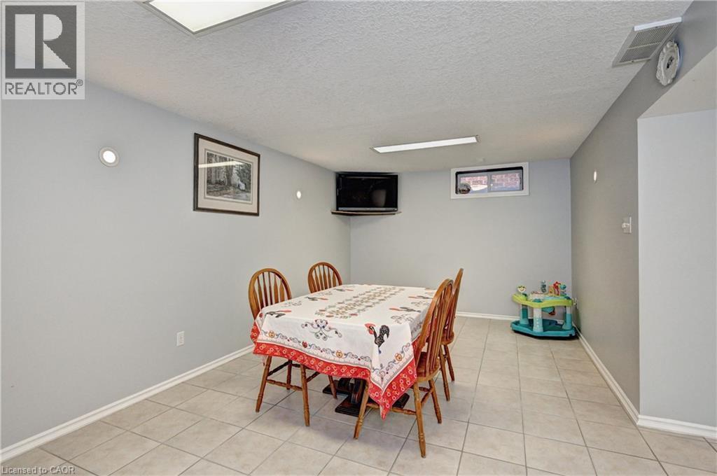 447 HIDDEN CREEK Drive - 32