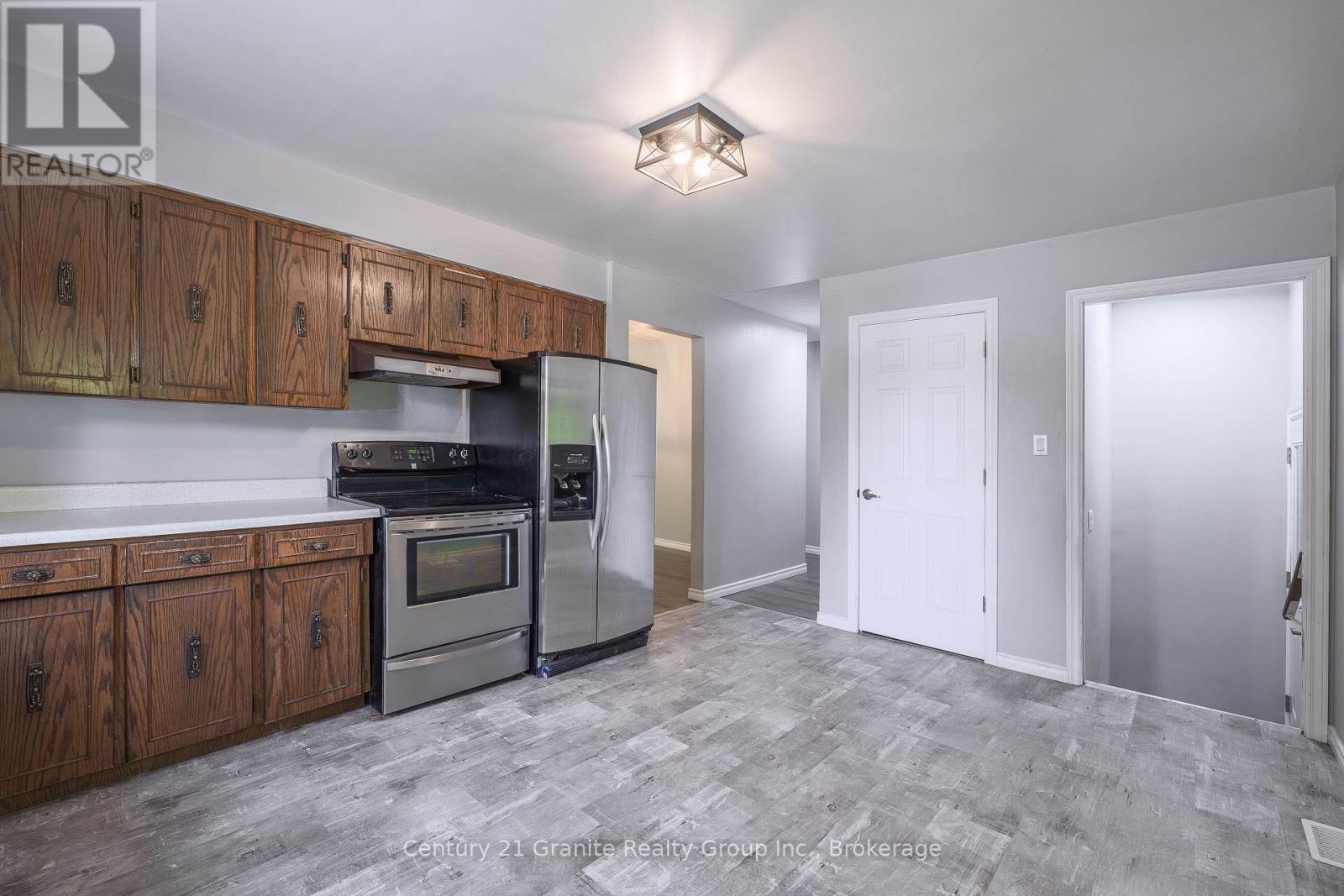 55 WELLINGTON STREET E - 10