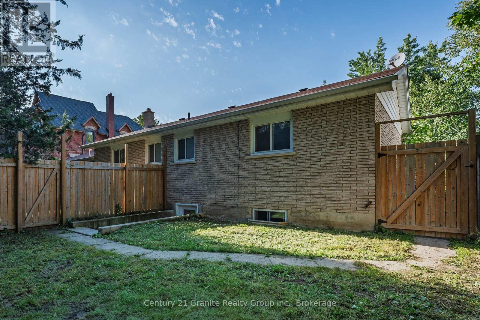 55 WELLINGTON STREET E - 36
