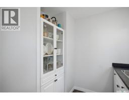 Family room - 1109 Oxford Street, Saskatoon, SK S7K0Y5 Photo 8
