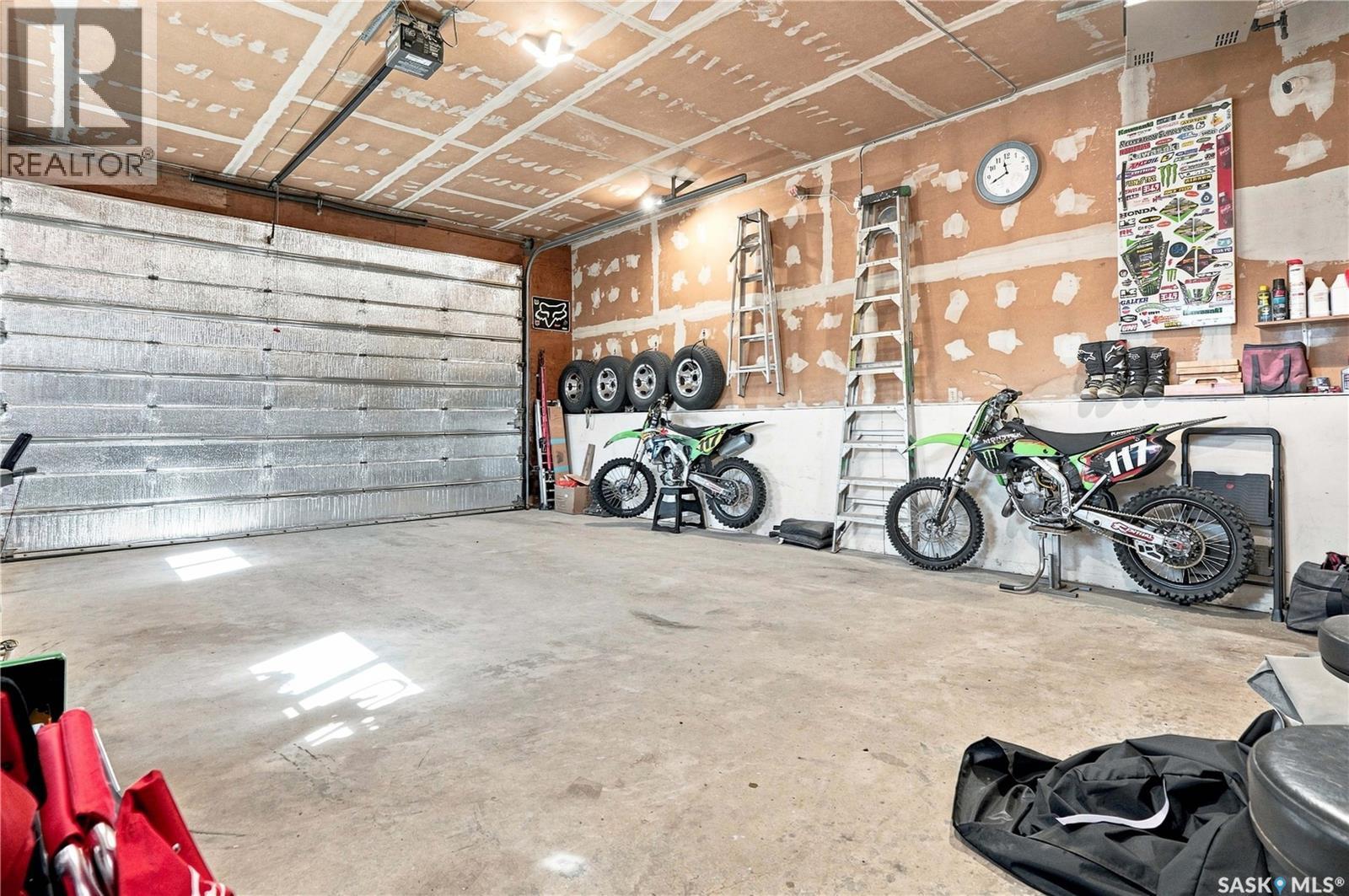 1514 Laura AVENUE - Image 51