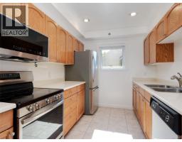 Entrance - 325 3969 Shelbourne St, Saanich, BC V8N3E1 Photo 9